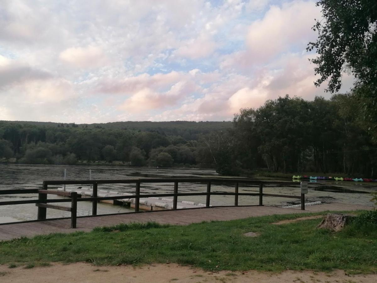 Les Gites De L'Etang De La Foret Brandivy 外观 照片